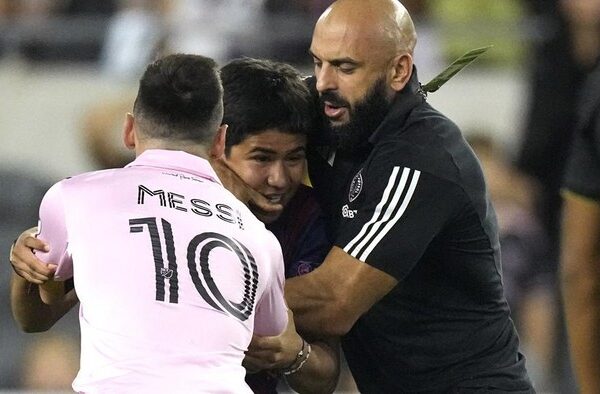 Waduh! Bodyguard Lionel Messi Dicekal MLS