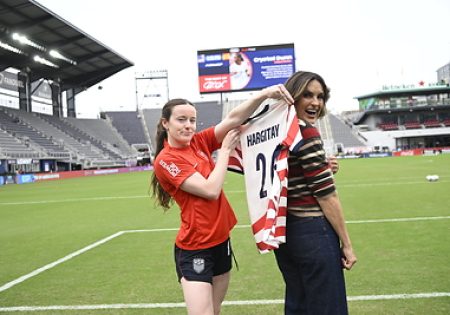 Purina and Mariska Hargitay Bring the Purple Leash Project to U.S. Soccer, Launch Limited-Edition Scarves Supporting Abuse Survivors and Pets